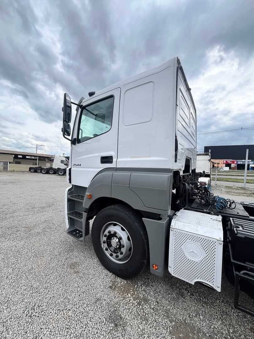 Mercedes Benz Axor 2544 6x2 Teto Baixo 2018, foto 3