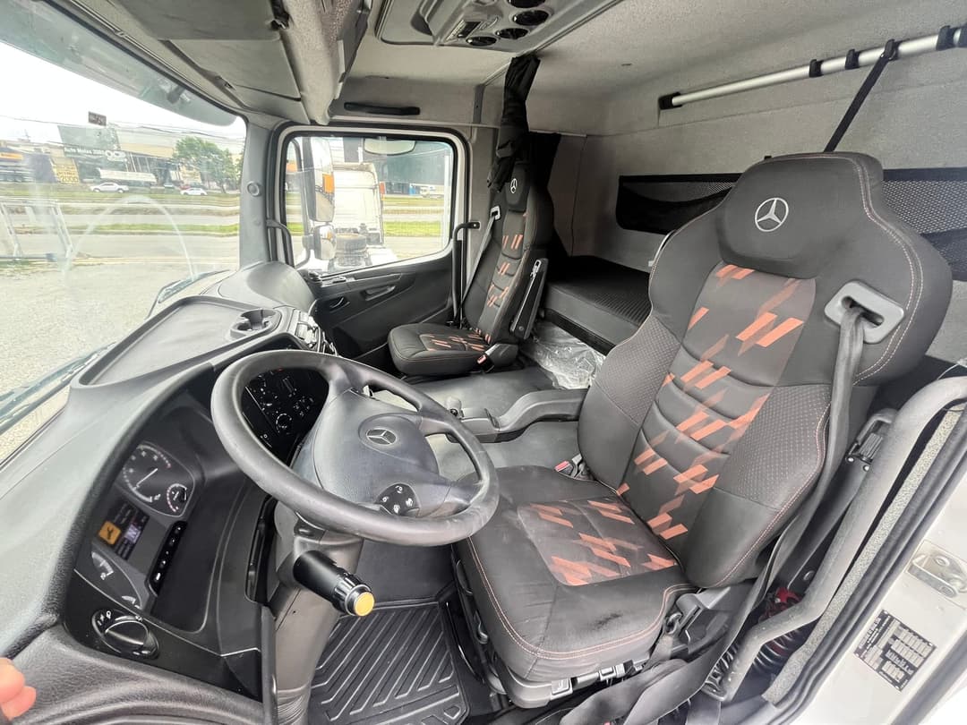 Mercedes Benz Axor 2544 6x2 Teto Baixo 2018, foto 12